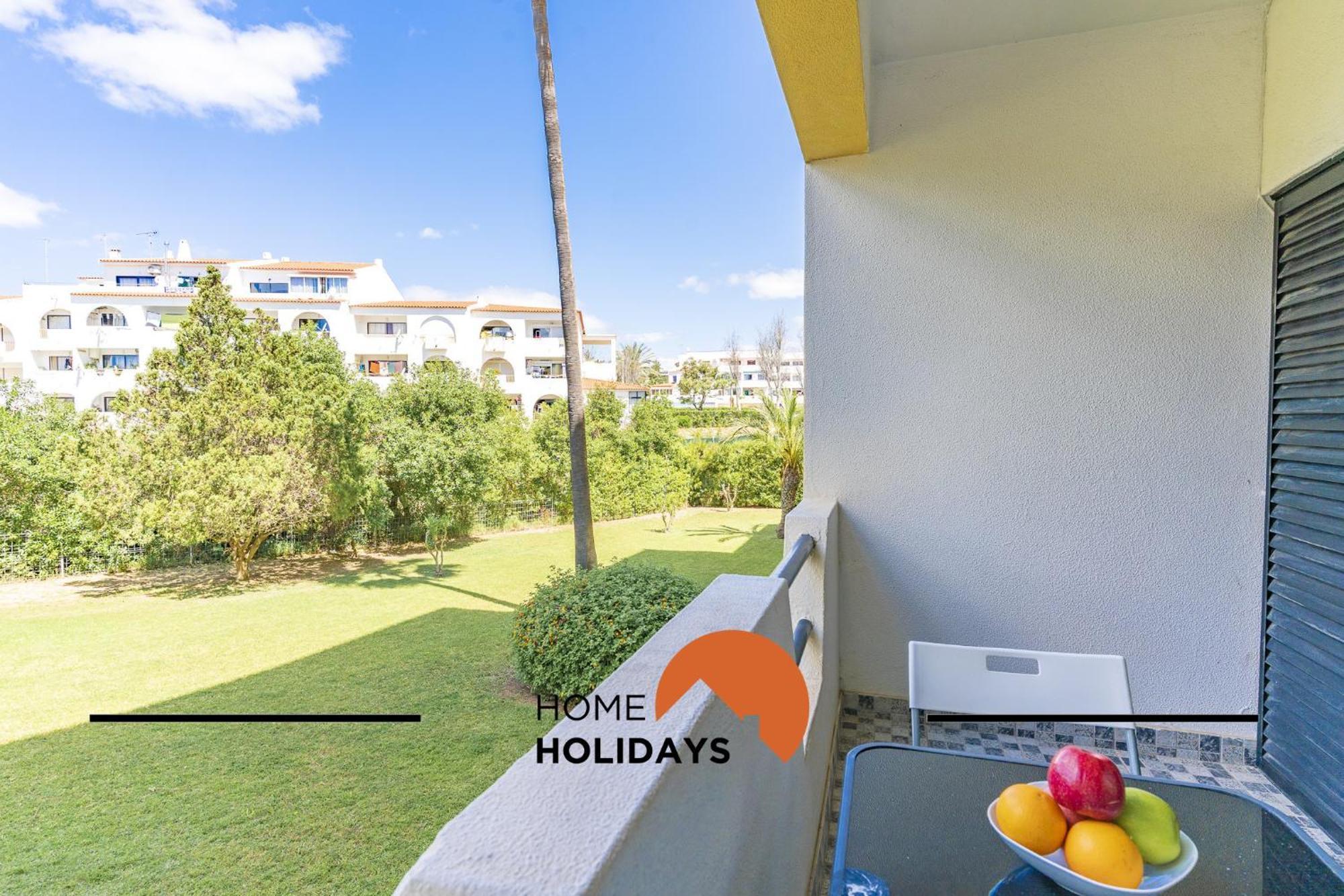 #287 Rodrimar 212 By Holidays